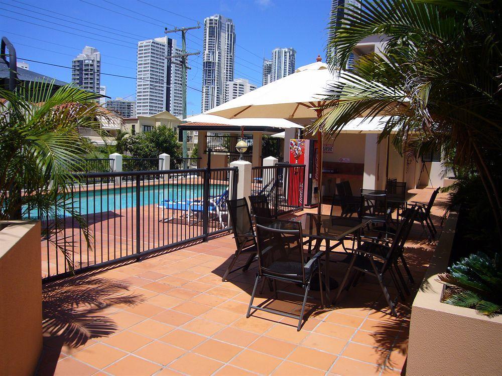 Chevron Palms By Gold Coast Premium Aparthotel Exteriör bild